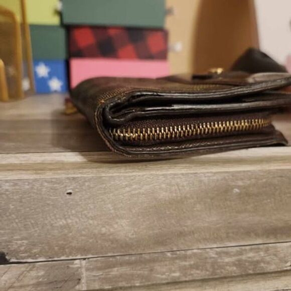 Louis Vuitton Vintage Zippy Wallet 2009 Collection - Picture 7 of 9